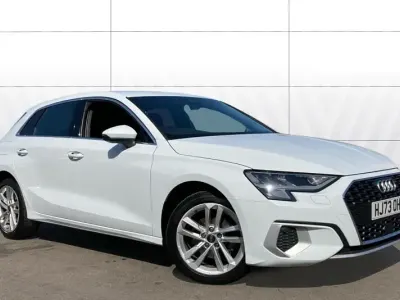 Używany Audi A3 Sport 150 KM (110 kW) 2023 Biały Sedan/Limuzyna
