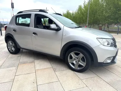 Begagnad Dacia Sandero Lauréate 90 HK (66 kW) 2018 Silver Halvkombi