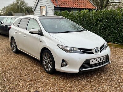 used Toyota Auris Hybrid 