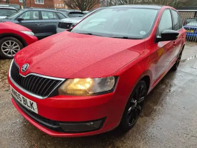 Begagnad Skoda Rapid Sport 110 HK (80 kW) 2016 Röd Halvkombi