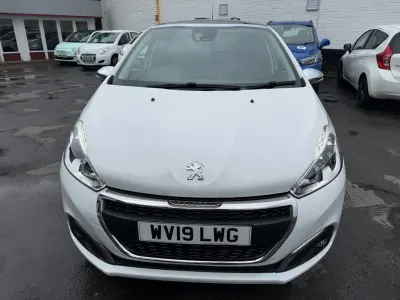 Used Peugeot 208 S 82 HP (60 kW) 2019 White Hatchback