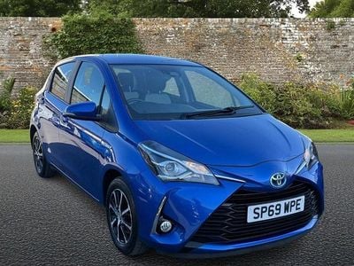 Second-hand Toyota Yaris Hybrid 100 CP (73 kW) 2019 Albastru Hatchback