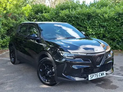 Used Alfa Romeo GT Junior 136 HP (100 kW) 2025 Black Hatchback