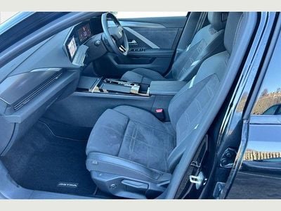 Black Used 2024 Vauxhall Astra Ultimate Hatchback | £21,495 (A bit pricey)