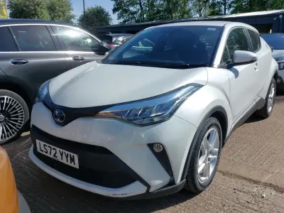 Used Toyota C-HR 122 HP (89 kW) 2022 White SUV