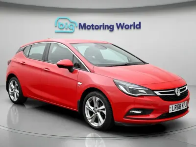 Used Vauxhall Astra SRi 150 HP (110 kW) 2018 Red Hatchback