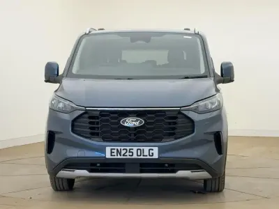 Usado Ford Tourneo Active 170 HP (125 kW) 2025 Azul Monovolume