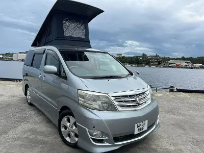Usado Toyota Alphard 2024 Prateado Monovolume