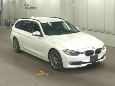 Used BMW 320 Luxury Line 2015 White Estate