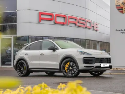 Usado Porsche Cayenne Turbo GT 640 HP (470 kW) 2022 Cinzento SUV