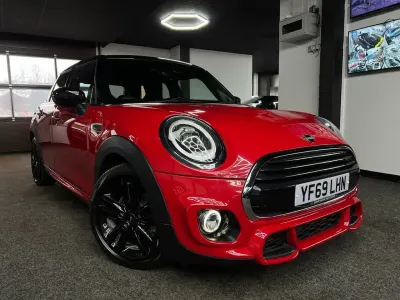 Used Mini Cooper Hatch 136 HP (100 kW) 2019 Red Hatchback