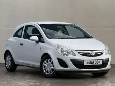Used Vauxhall Corsa S 2011 White Hatchback