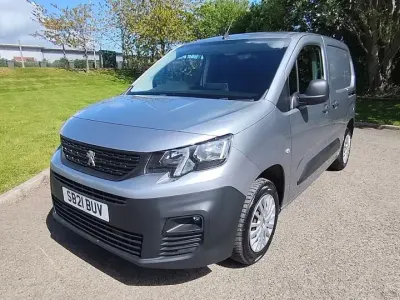 Used Peugeot Partner 75 HP (55 kW) 2021 Grey MPV