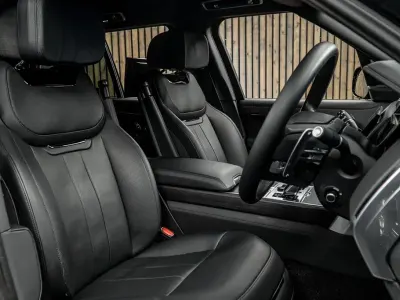 Używany Land Rover Range Rover S 530 KM (389 kW) 2023 Czarny SUV