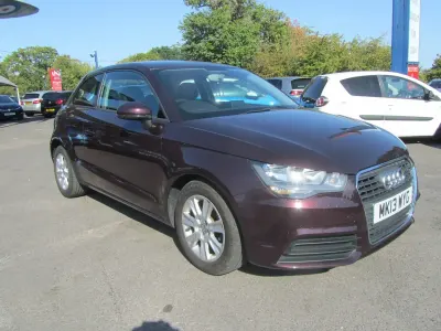 Used Audi A1 86 HP (63 kW) 2013 Red Hatchback