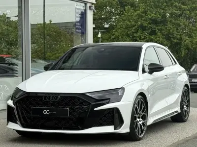 Usado Audi RS3 Sportback Comfort 400 HP (294 kW) 2025 Citadino