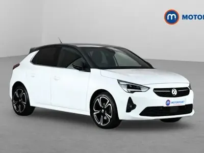 Begagnad Vauxhall Corsa Ultimate 131 HK (96 kW) 2023 Vit Halvkombi