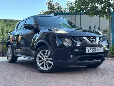 Begagnad Nissan Juke N-Connecta 115 HK (84 kW) 2017 Svart SUV