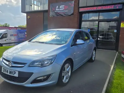Second-hand Vauxhall Astra SRi 2014 Argintiu Hatchback