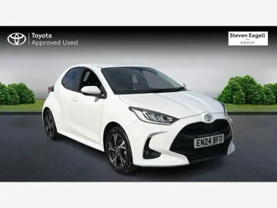 Used Toyota Yaris Design 116 HP (85 kW) 2024 White Hatchback