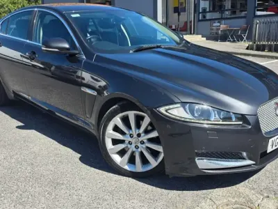 Usado Jaguar XF Portfolio 2015 Cinzento Sedan