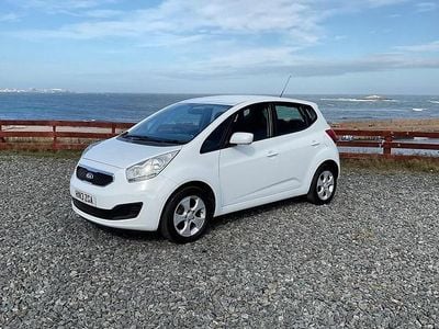 White Used 2013 Kia Venga Hatchback | £6,495 (Fair price)