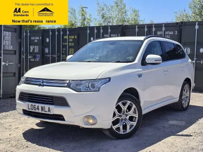 Used Mitsubishi Outlander P-HEV 200 HP (147 kW) 2015 White SUV