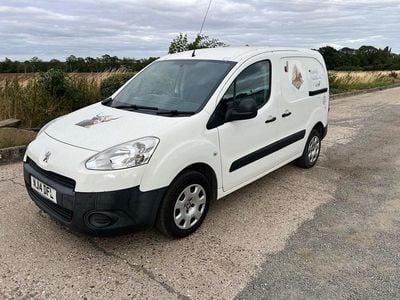 Used Peugeot Partner S 2014 White MPV