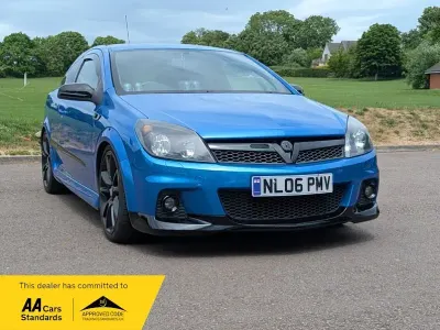 Used Vauxhall Astra 364 HP (267 kW) 2006 Blue Hatchback