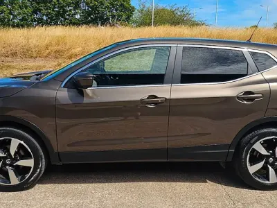 Used Nissan Qashqai N-TEC 2015 Metallic beige SUV