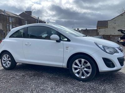Used Vauxhall Corsa Excite 2014 White Hatchback