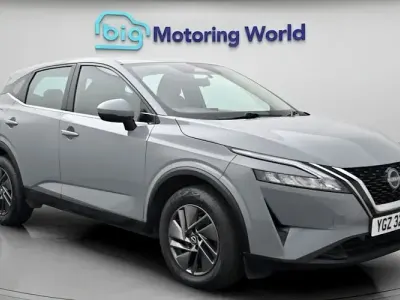 Używany Nissan Qashqai Acenta Premium 140 KM (102 kW) 2023 Szary SUV