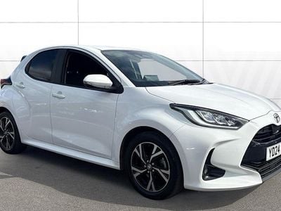 Usado Toyota Yaris Hybrid Design 116 HP (85 kW) 2026 Citadino