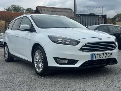 Used Ford Focus Zetec 120 HP (88 kW) 2017 White Estate