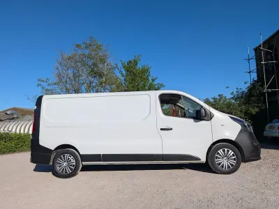 Second-hand Vauxhall Vivaro 2018 Alb