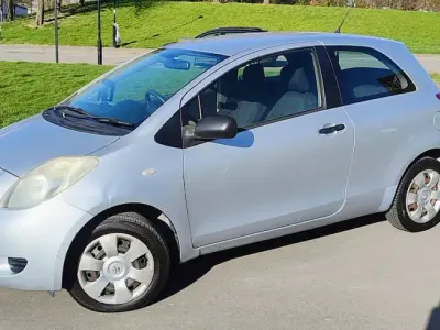 Używany Toyota Yaris T2 69 KM (50 kW) 2006 Srebrny Hatchback