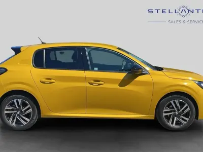 Used Peugeot 208 Allure+ 99 HP (72 kW) 2023 Yellow Hatchback
