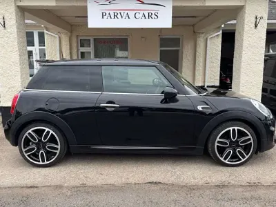 Begagnad Mini ONE Hatch 102 HK (75 kW) 2017 Svart Halvkombi