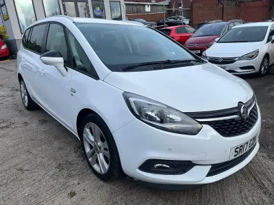 Used Vauxhall Zafira SRi 140 HP (102 kW) 2017 White MPV