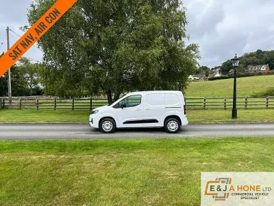 Used Vauxhall Combo 130 HP (95 kW) 2024 White MPV