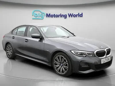 Begagnad BMW 330e M Sport 292 HK (214 kW) 2021 Grå Sedan