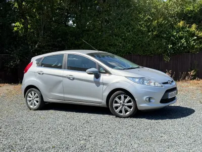 Used Ford Fiesta Zetec 82 HP (60 kW) 2009 Silver Hatchback