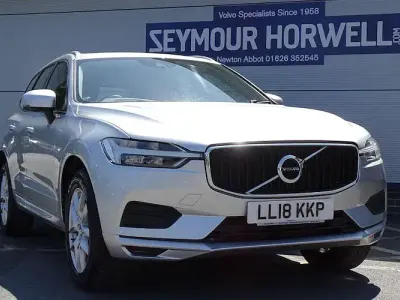 Used Volvo XC60 Momentum 250 HP (183 kW) 2018 Silver SUV