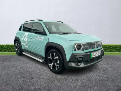 Used Renault R4 Komfort 110 kW (150 HP) 2025 Green  Hatchback