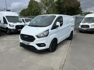 Used Ford Transit Custom Limited 130 HP (95 kW) 2023 White Van