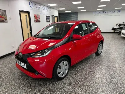 Used Toyota Aygo X-play 68 HP (50 kW) 2016 Red Hatchback