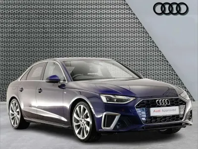 Używany Audi A4 S-Line 200 KM (147 kW) 2023 Niebieski Sedan/Limuzyna