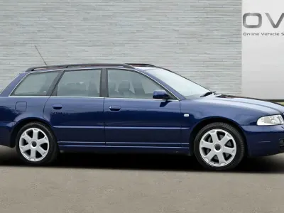 Usado Audi S4 Performance 265 HP (194 kW) 2000 Azul Carrinha