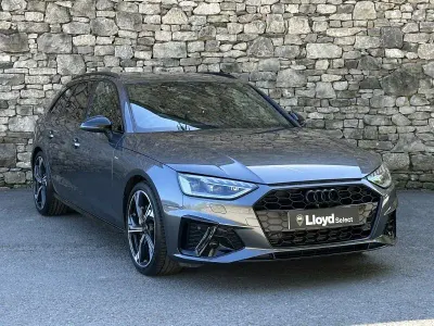 Usado Audi A4 Black Edition 150 CV (110 kW) 2024 Gris Familiar