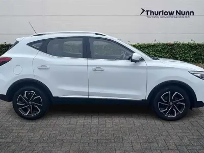 Używany MG ZS Exclusive 111 KM (81 kW) 2021 Biały SUV